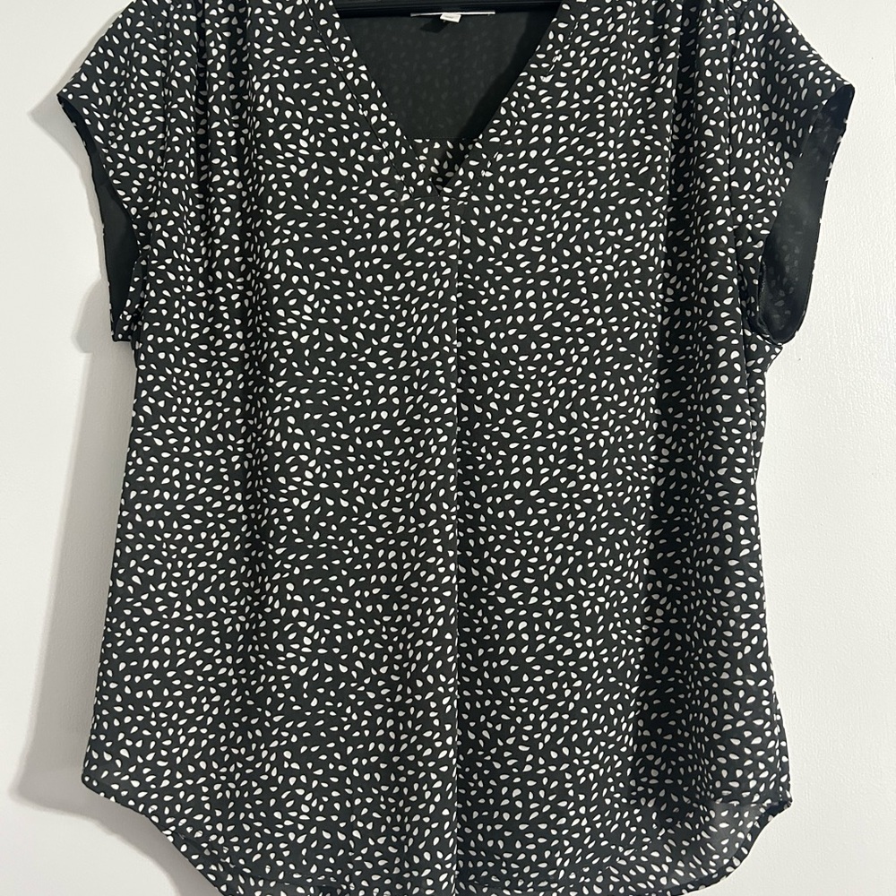 Black and White Patterned Women's Top